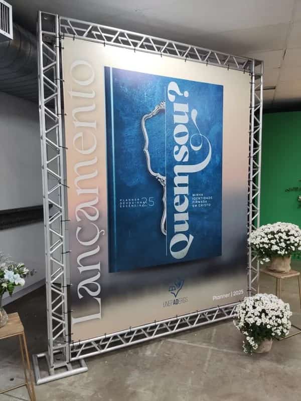 Painel para lançamento, stands, backdrops e comunicação visual para eventos produzido pela Anglo Digital em Novo Hamburgo